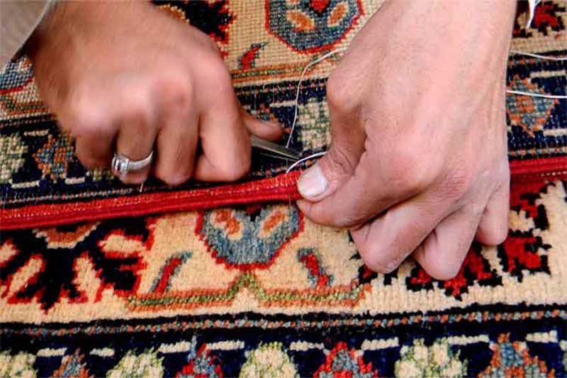 Réparation tapis et tapisserie - GAZAUTAPIS en Bretagne et Île-de-France : Réparation restauration de tapis et tapisserie : réparation des lisières, restauration des franges de tapis, traitement des trames, resserrage des nœuds de tapis, en Bretagne et Île-de-France.  GAZAUTAPIS est à votre service !