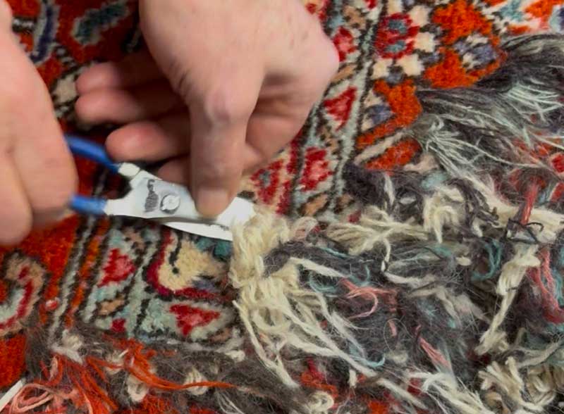 GAZAUTAPIS : Nettoyage, réparation, restauration de tapis en Bretagne et Île-de-France : Profitez de notre expertise en nettoyage et restauration de tapis anciens près de chez vous, en Bretagne et Île-de-France. Nos équipes se déplacent pour redonner vie à vos textiles les plus précieux : dépoussiérage / dessablage et nettoyage de tapis. Restauration de tapis et tapisserie, réparation de lisières, franges. Relainage. Création de teinte, ravivement des couleurs, traitement des trames, GAZAUTAPIS